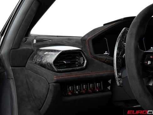 Used 2018 Lamborghini Huracan Performante image 29