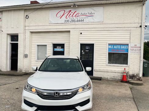 Used 2017 Honda Accord LX image 1