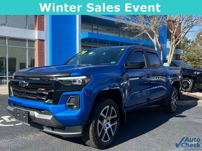 Used 2024 Chevrolet Colorado Z71 w/ Z71 Convenience Package 2