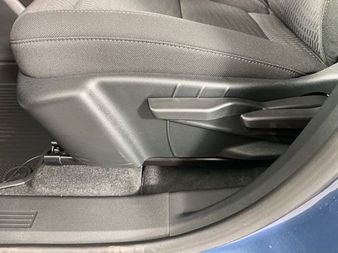 New 2026 Chevrolet Equinox LT w/ Midnight Edition FWD image 22
