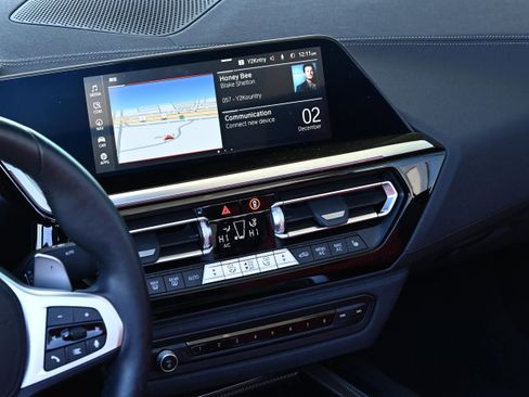 Certified 2025 BMW Z4 M40i w/ Premium Package image 20