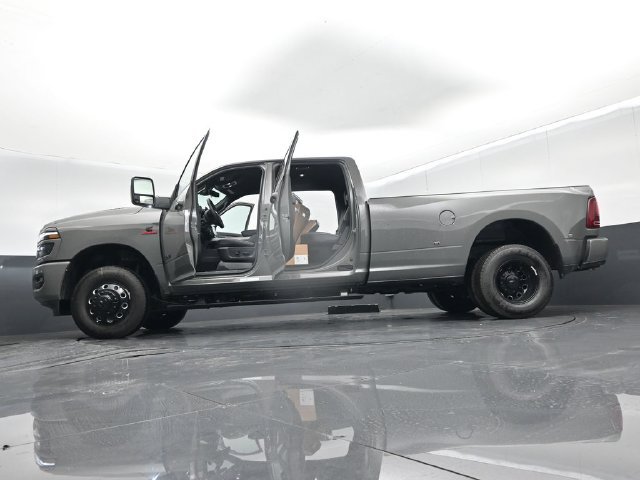 New 2026 RAM 3500 Laramie AWD/4WD image 74