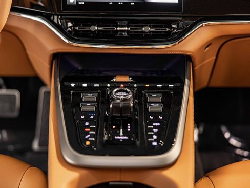 New 2026 Aston Martin DBX 707 image 39