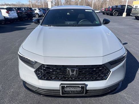 Used 2023 Honda Accord Sport image 2