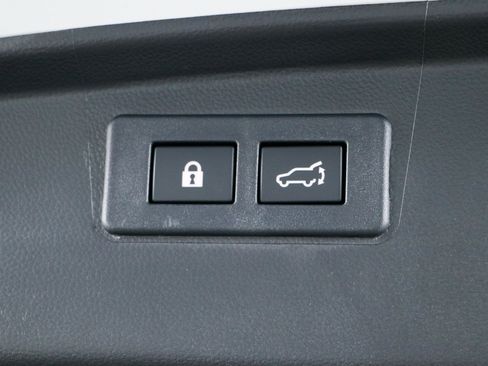 Used 2023 Subaru Outback Premium AWD/4WD image 29