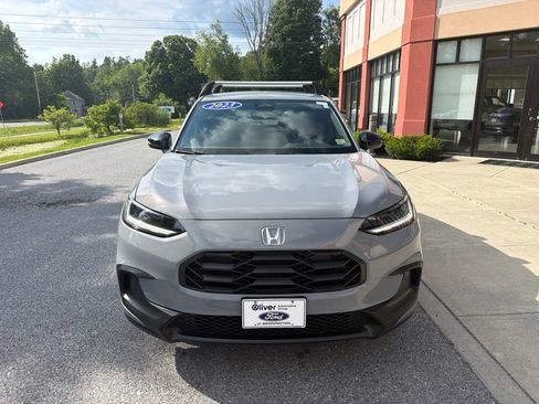Used 2023 Honda HR-V Sport image 2