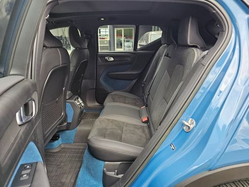 Used 2023 Volvo XC40 Recharge Ultimate w/ Protection Package Premier AWD/4WD image 13