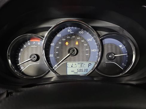Used 2015 Toyota Corolla LE FWD image 18
