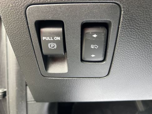 Used 2020 Ford F150 Lariat w/ Equipment Group 502A Luxury AWD/4WD image 16