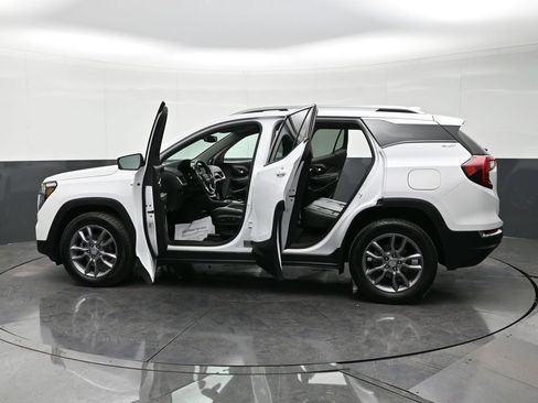 Certified 2022 GMC Terrain SLT image 33