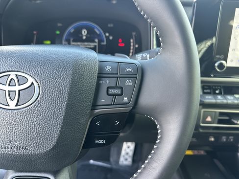 Certified 2025 Toyota Camry SE image 20