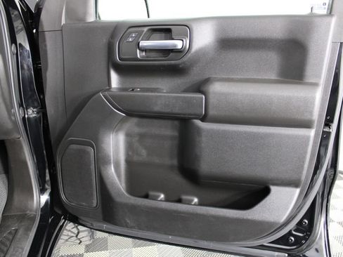 Used 2021 GMC Sierra 1500 4x4 Crew Cab w/ Sierra Value Package image 31