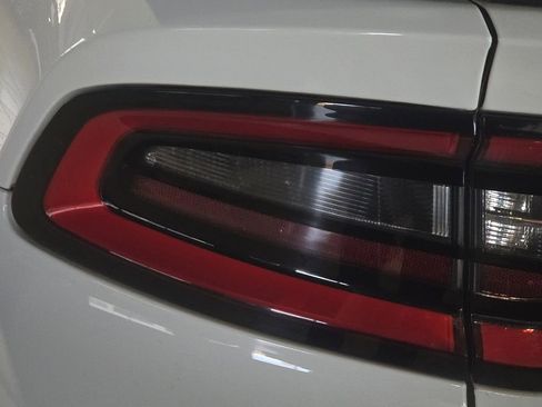 Used 2019 Dodge Charger R/T w/ Driver Confidence Group RWD image 12