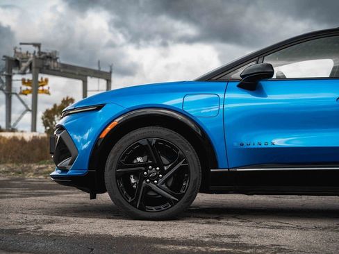 New 2025 Chevrolet Equinox EV RS image 12