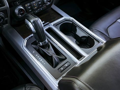 Used 2016 Ford F150 Platinum w/ Equipment Group 701A Luxury image 9