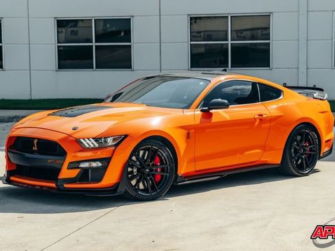 Used 2020 Ford Mustang Shelby GT500 w/ Technology Package RWD image 42