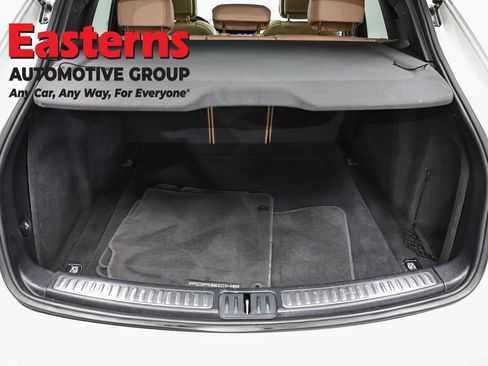 Used 2021 Porsche Macan AWD/4WD image 9