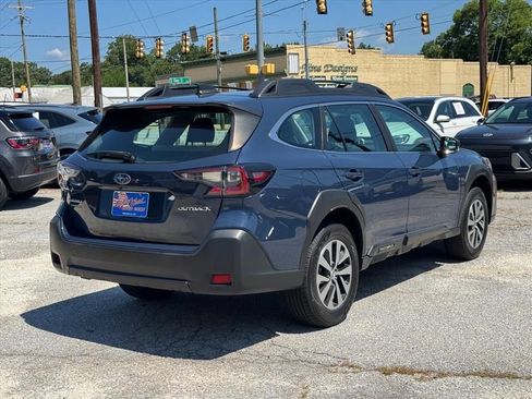 Used 2023 Subaru Outback AWD/4WD image 3