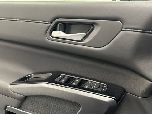 New 2026 Nissan Pathfinder SL AWD/4WD image 14