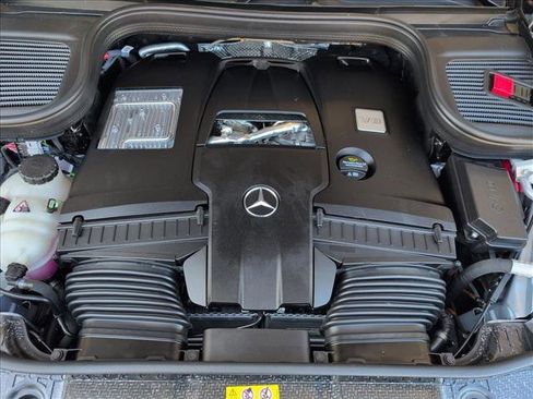 New 2026 Mercedes-Benz GLS 580 4MATIC image 17