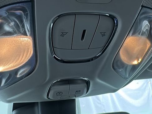 Used 2022 Jeep Compass Trailhawk w/ Trailhawk Elite Group image 32