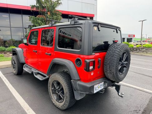 Used 2019 Jeep Wrangler Unlimited Sport image 3