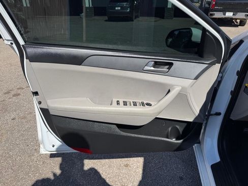 Used 2017 Hyundai Sonata SE image 21