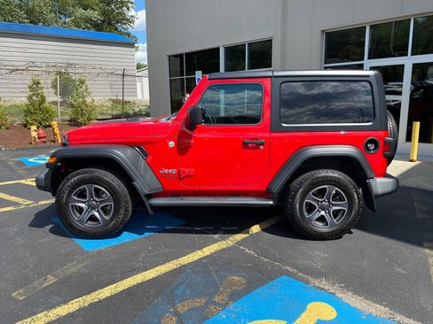 Used 2019 Jeep Wrangler Sport AWD/4WD image 13