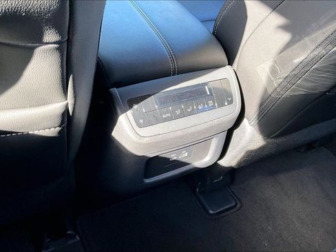 Used 2025 Nissan Pathfinder SL image 10