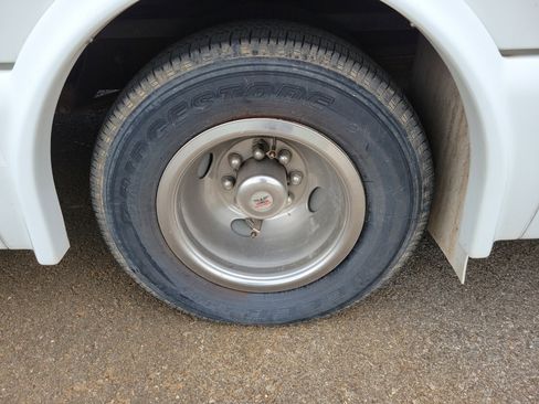 Used 2007 Ford E-450 and Econoline 450 image 9