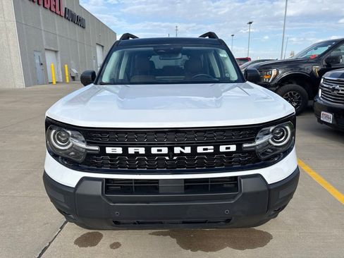 Certified 2025 Ford Bronco Sport Outer Banks w/ Outer Banks Tech Package+ AWD/4WD image 2