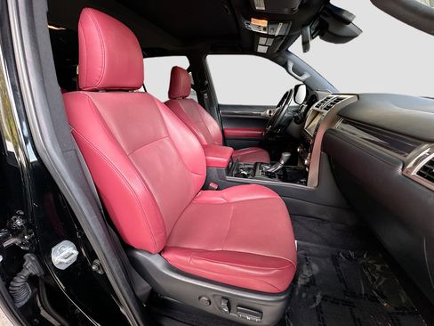 Used 2020 Lexus GX 460 Premium w/ Premium Package image 29