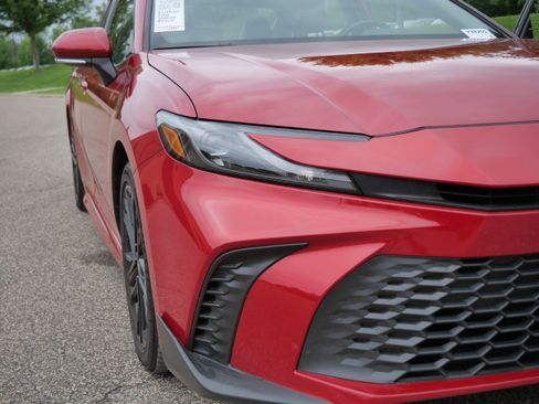 Certified 2025 Toyota Camry SE FWD image 17