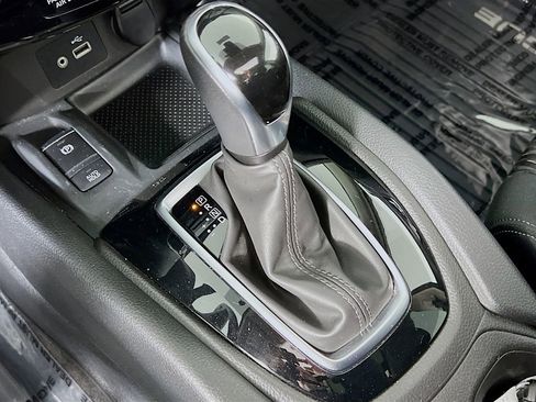 Used 2019 Nissan Rogue SV w/ Sun & Sound Touring Package image 16