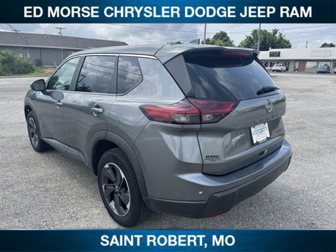 Used 2024 Nissan Rogue SV AWD/4WD image 5