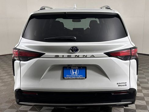 Used 2024 Toyota Sienna Limited FWD image 13