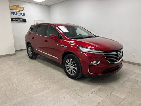 Used 2024 Buick Enclave Premium image 3
