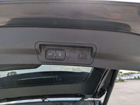 Used 2020 Ford Explorer XLT w/ Equipment Group 202A AWD/4WD image 15