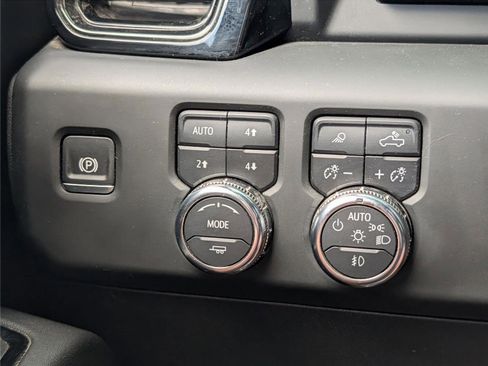 Used 2024 GMC Sierra 2500 AT4 w/ Technology Package AWD/4WD image 28