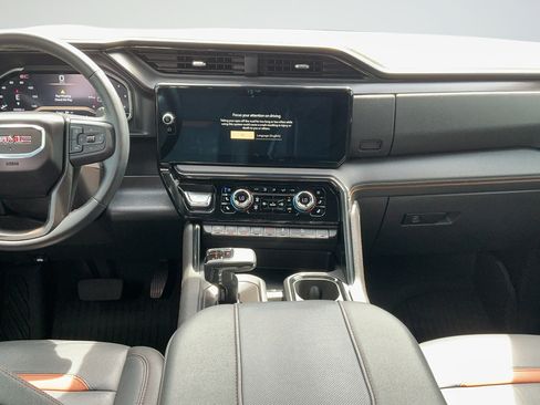 Used 2024 GMC Sierra 1500 AT4 w/ Technology Package AWD/4WD image 7