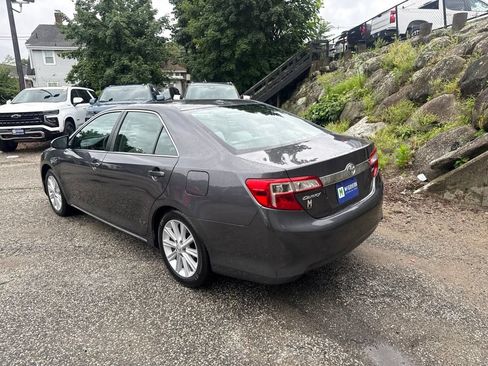 Used 2014 Toyota Camry XLE w/ Leather Package FWD image 4