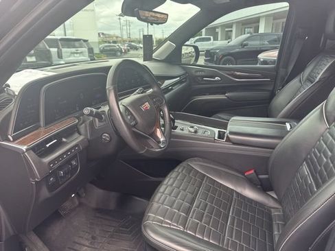 Used 2023 Cadillac Escalade Sport Platinum w/ LPO, ONYX Package AWD/4WD image 5