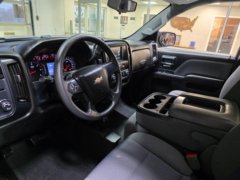Used 2019 Chevrolet Silverado 1500 Custom w/ Custom Convenience Package image 16