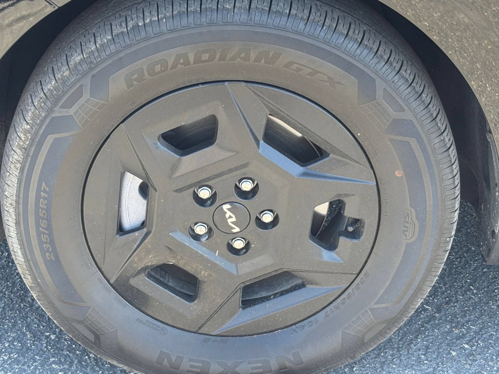 Used 2026 Kia Carnival FWD image 33