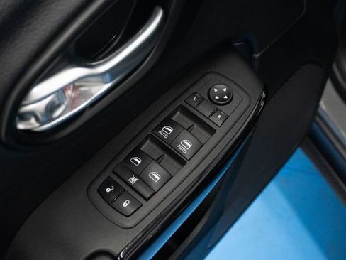 Used 2023 Jeep Cherokee Altitude Lux AWD/4WD image 18