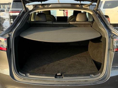 Used 2023 Tesla Model Y Long Range image 36