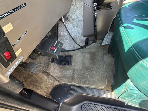 Used 2000 Ford E-350 and Econoline 350 Extended Super Duty RWD image 26