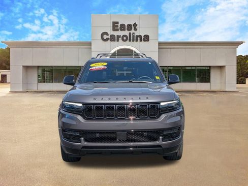 Certified 2024 Jeep Wagoneer L Series II AWD/4WD image 8