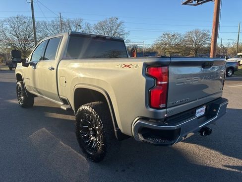 Used 2024 Chevrolet Silverado 2500 LTZ image 11