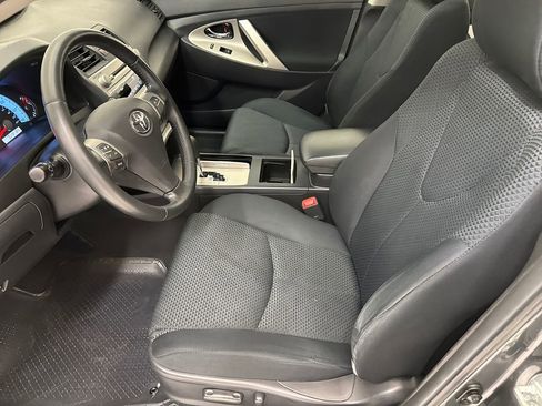 Used 2010 Toyota Camry SE FWD image 18